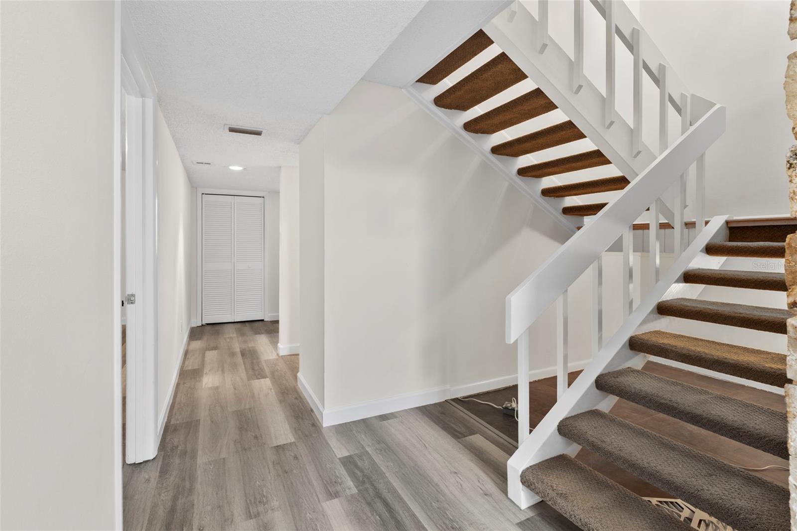 Image 21 of 38 For 100 Hidden Oak Drive