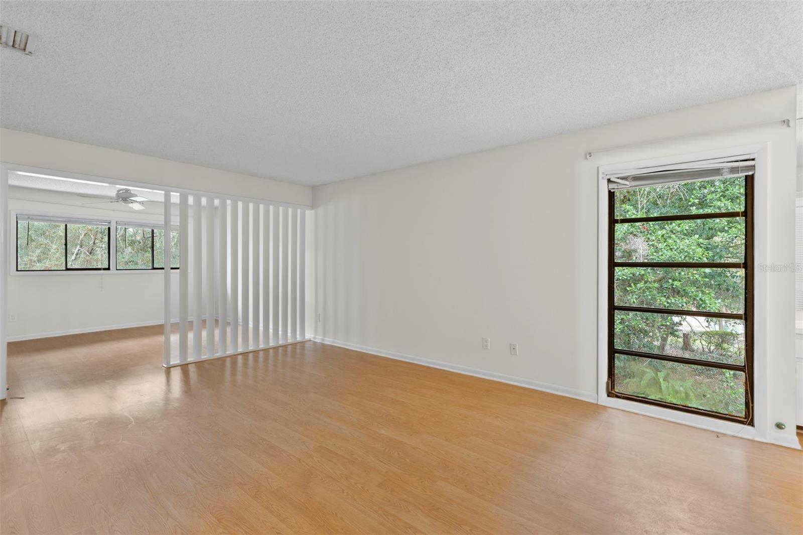 Image 28 of 38 For 100 Hidden Oak Drive