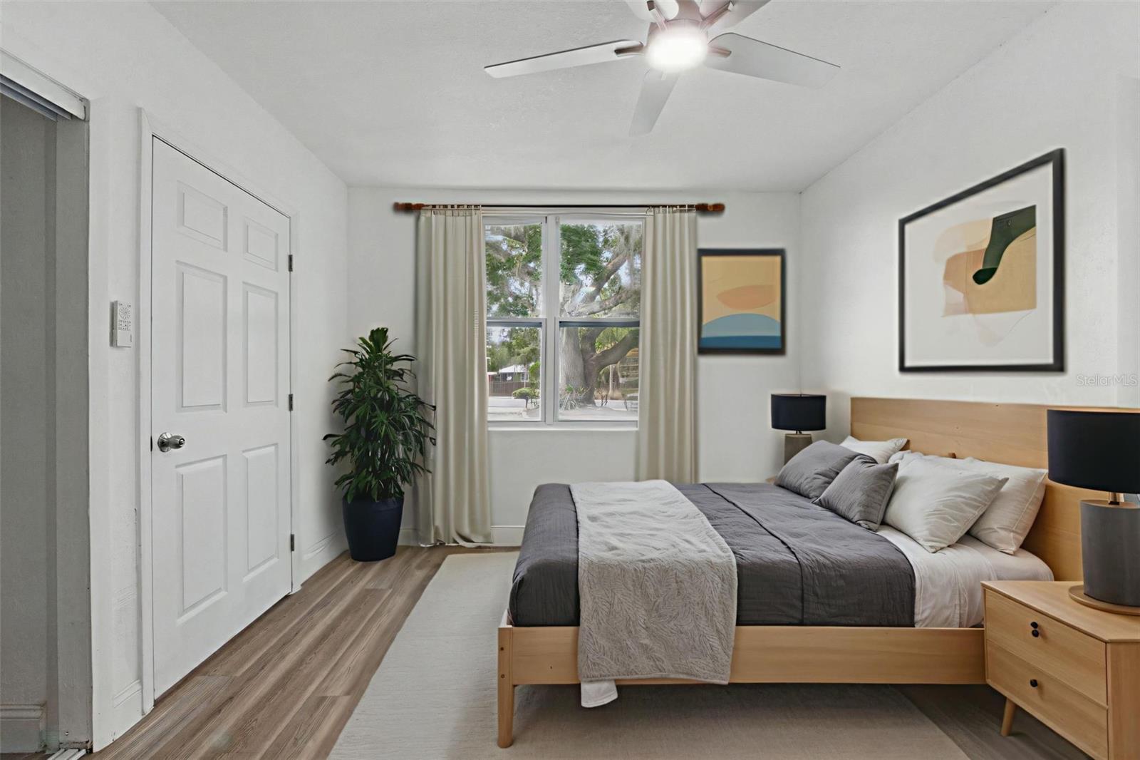 Image 18 of 28 For 8812 Oakwood Drive