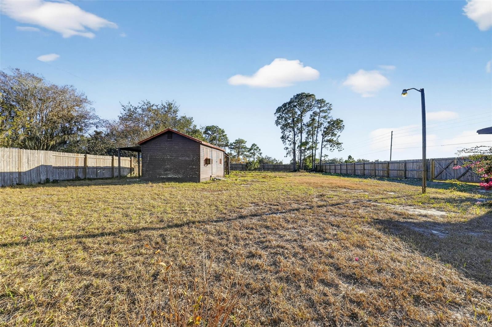 Image 20 of 28 For 8812 Oakwood Drive