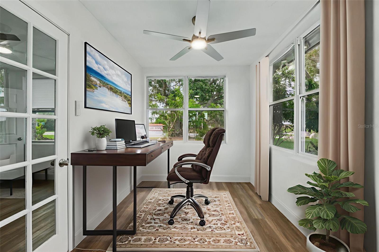 Image 4 of 28 For 8812 Oakwood Drive