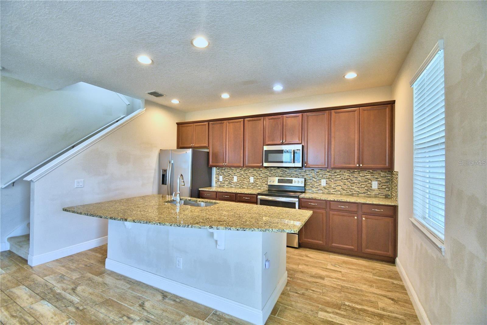 Image 13 of 67 For 193 Aberdeen Street