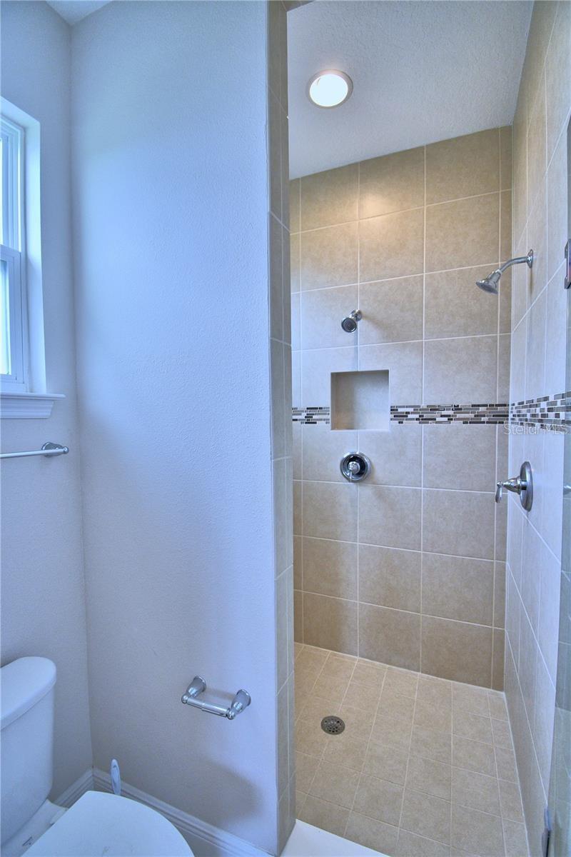 Image 28 of 67 For 193 Aberdeen Street