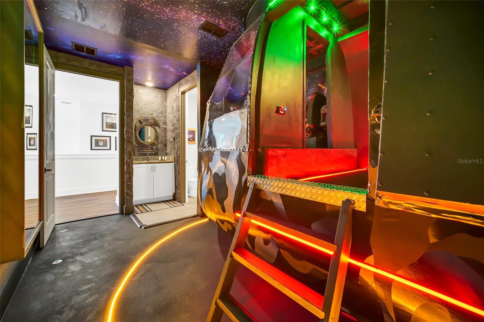 Image 11 of 84 For 1213 Radiant Street