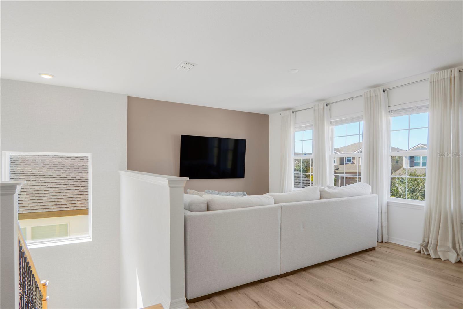 Image 27 of 80 For 2045 Suwannee Banks Street