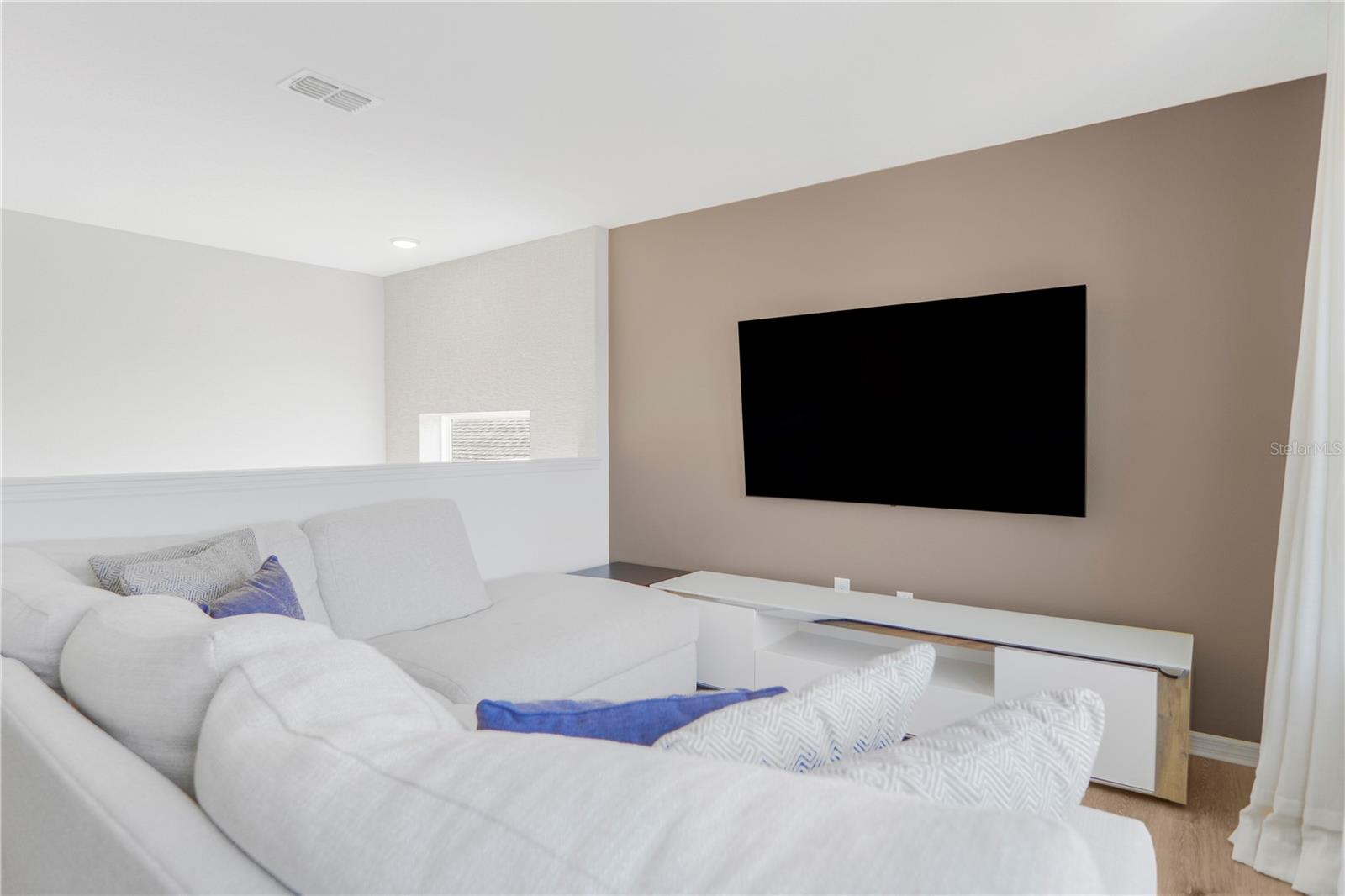 Image 29 of 80 For 2045 Suwannee Banks Street