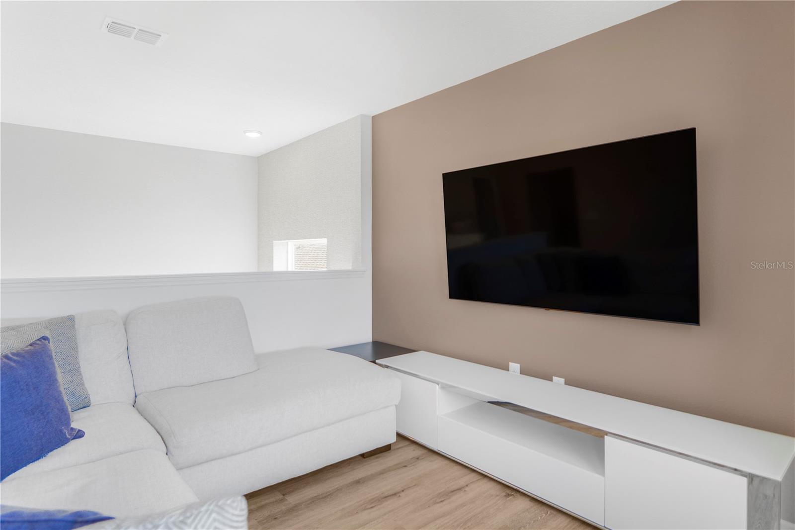 Image 31 of 80 For 2045 Suwannee Banks Street