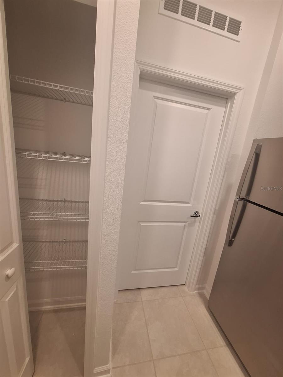 Image 10 of 18 For 3999 Ambrose Avenue B