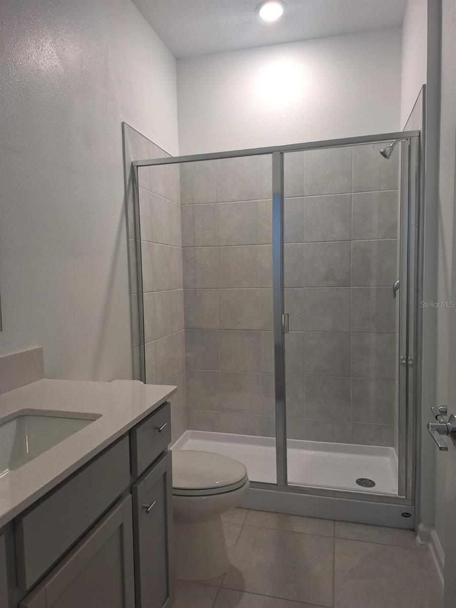 Image 5 of 18 For 3999 Ambrose Avenue B