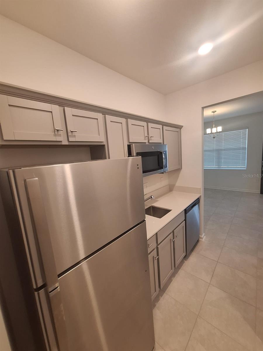 Image 7 of 18 For 3999 Ambrose Avenue B