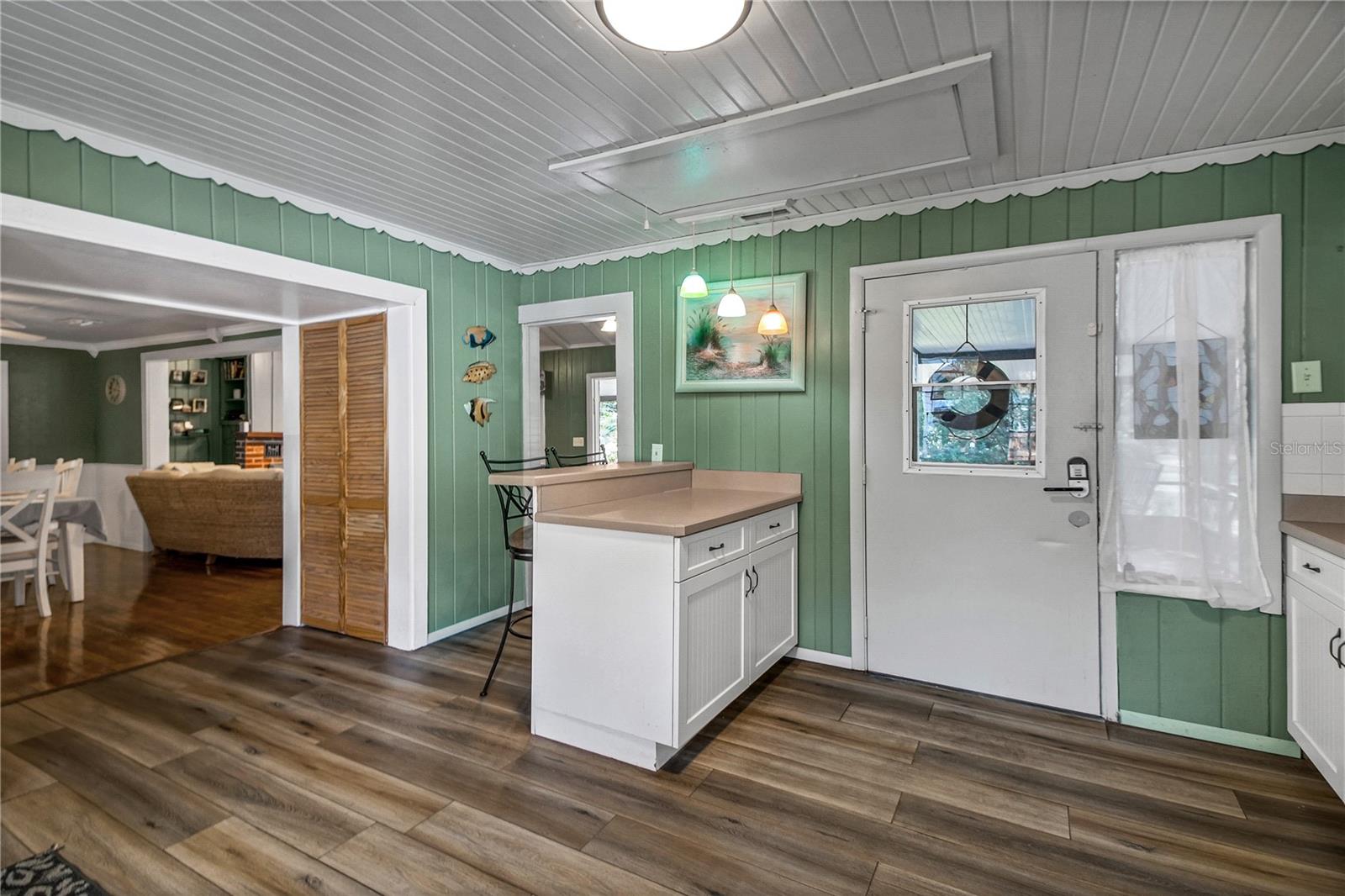 Image 19 of 69 For 257 Desoto Avenue