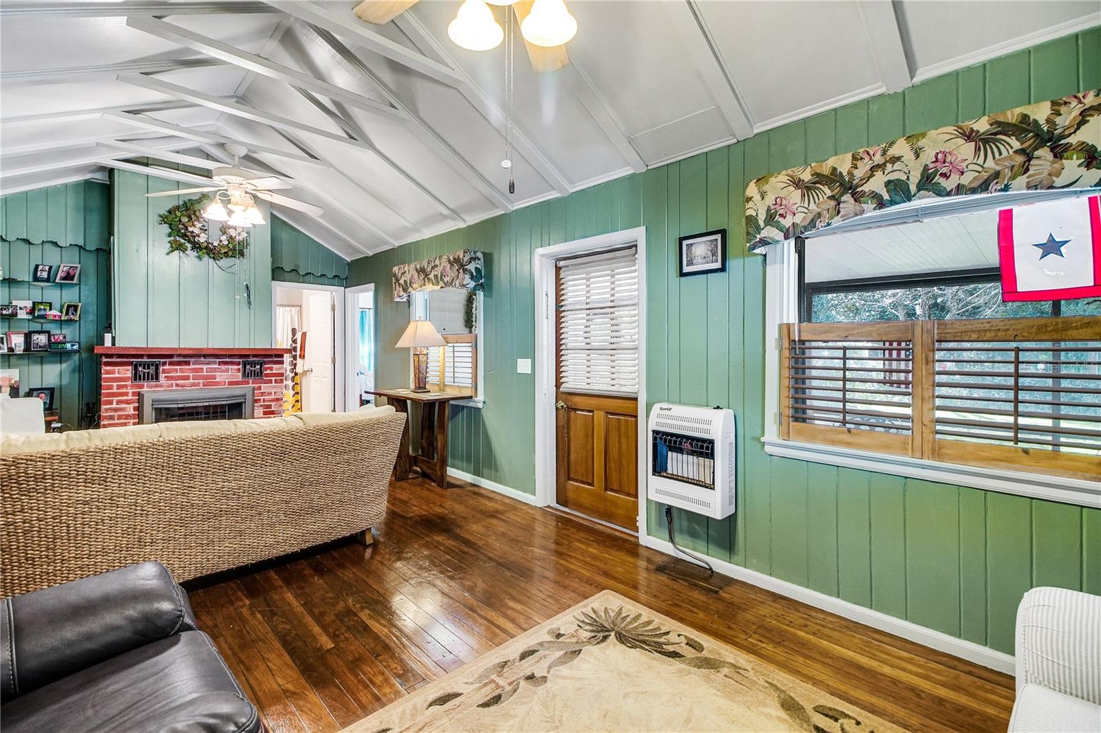 Image 25 of 69 For 257 Desoto Avenue