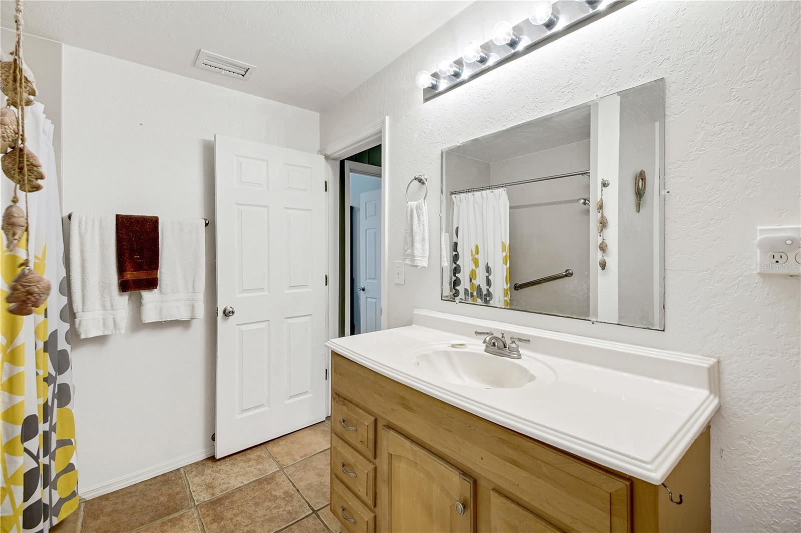 Image 51 of 69 For 257 Desoto Avenue