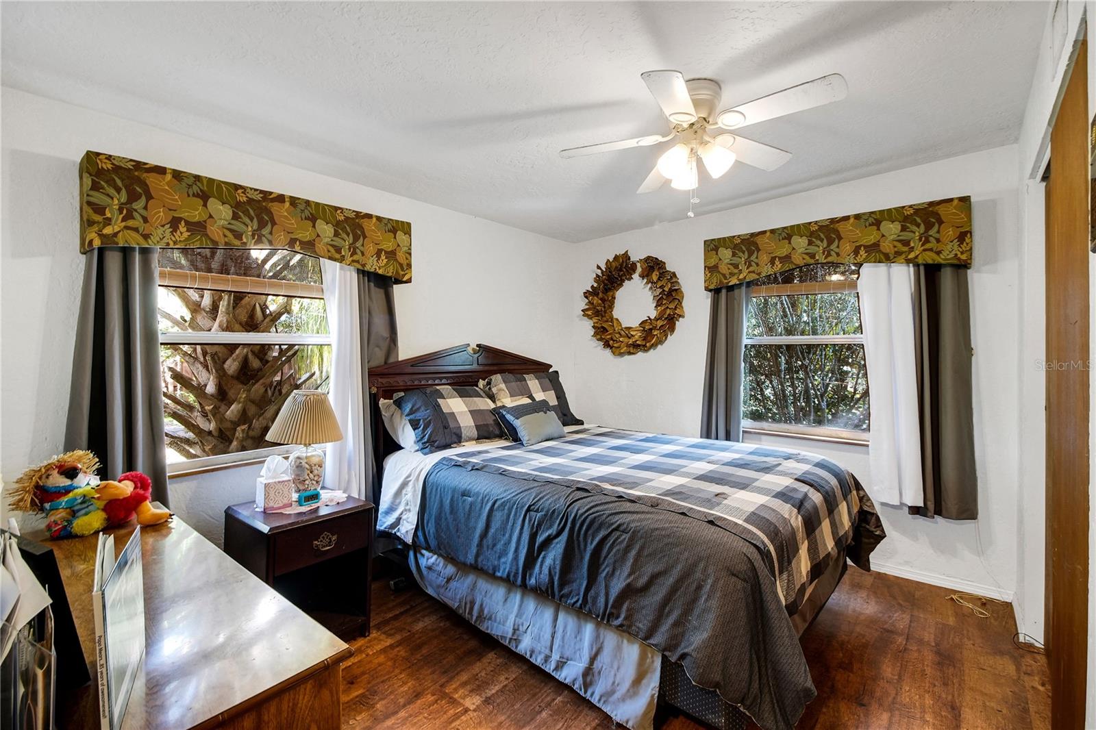 Image 9 of 69 For 257 Desoto Avenue