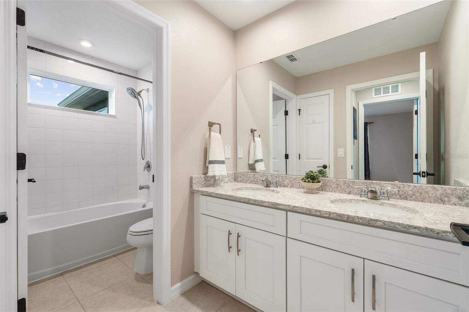 Image 29 of 80 For 16975 Wingspread Loop