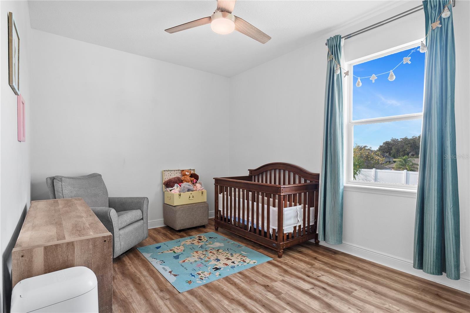 Image 17 of 37 For 707 Grassy Stone Drive