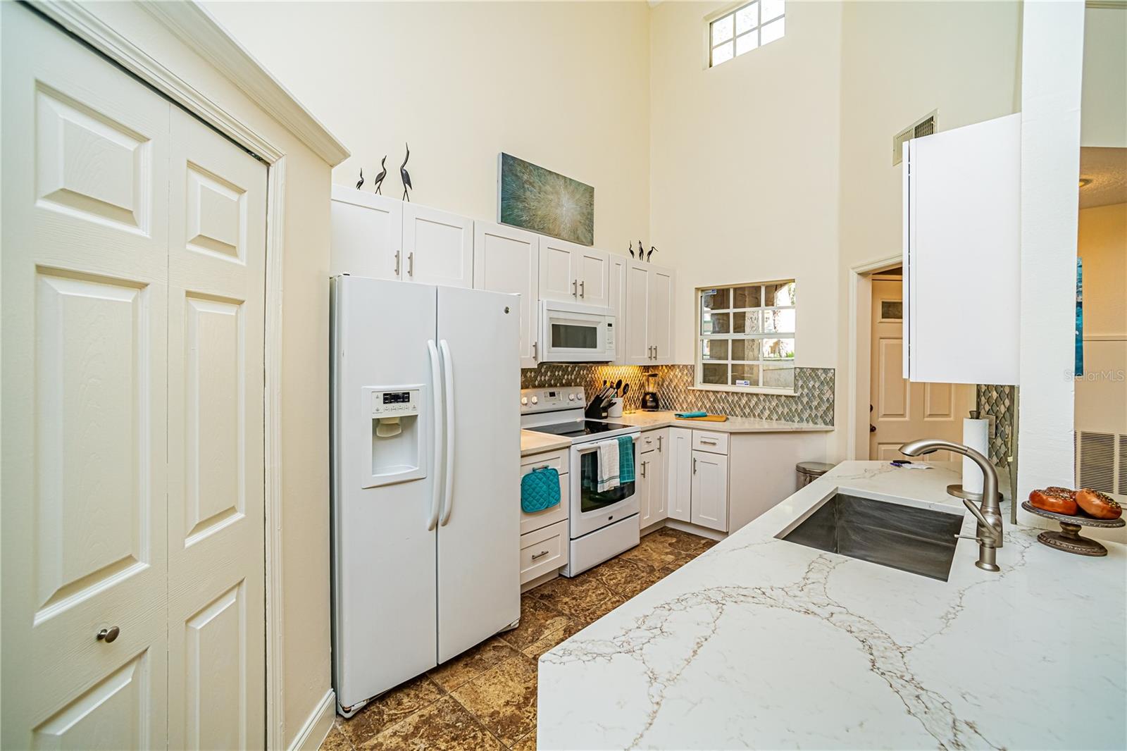 Image 10 of 34 For 123 Becket Lane 123