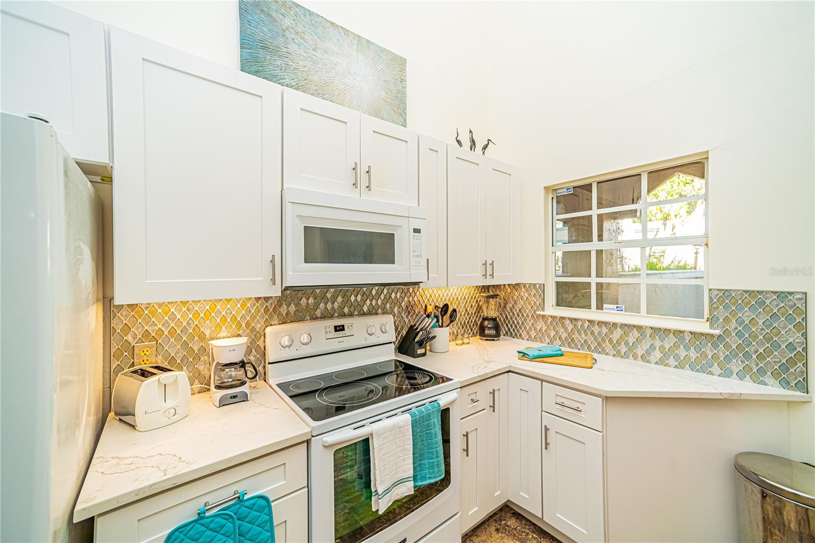 Image 13 of 34 For 123 Becket Lane 123