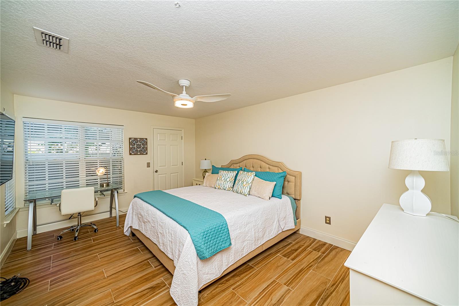 Image 15 of 34 For 123 Becket Lane 123