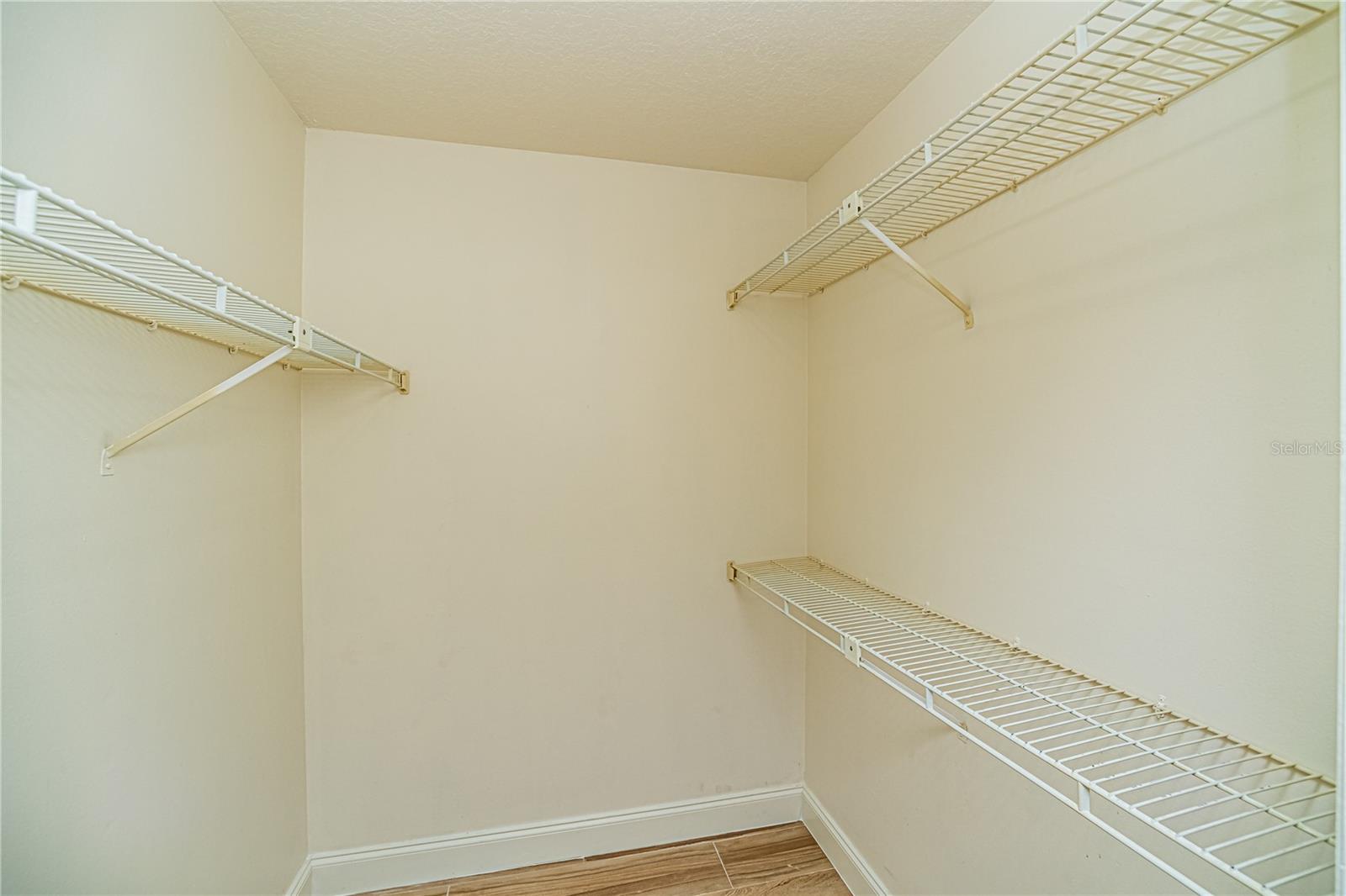 Image 18 of 34 For 123 Becket Lane 123