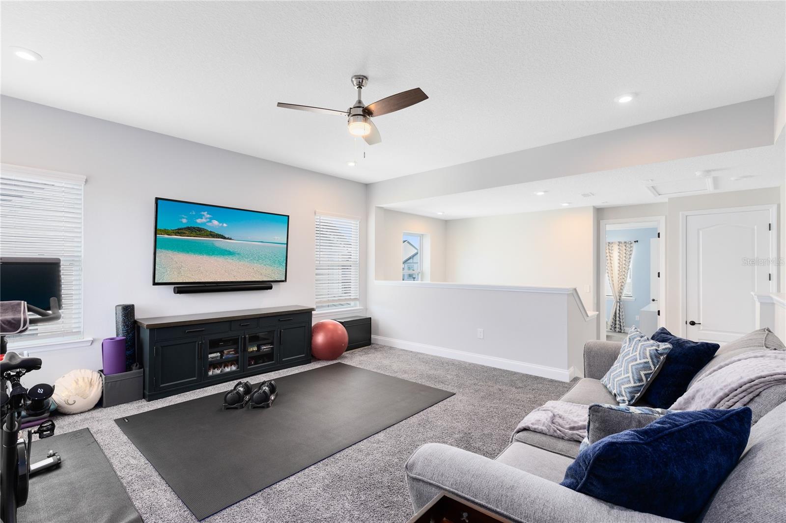 Image 22 of 53 For 13324 Stoddart Avenue