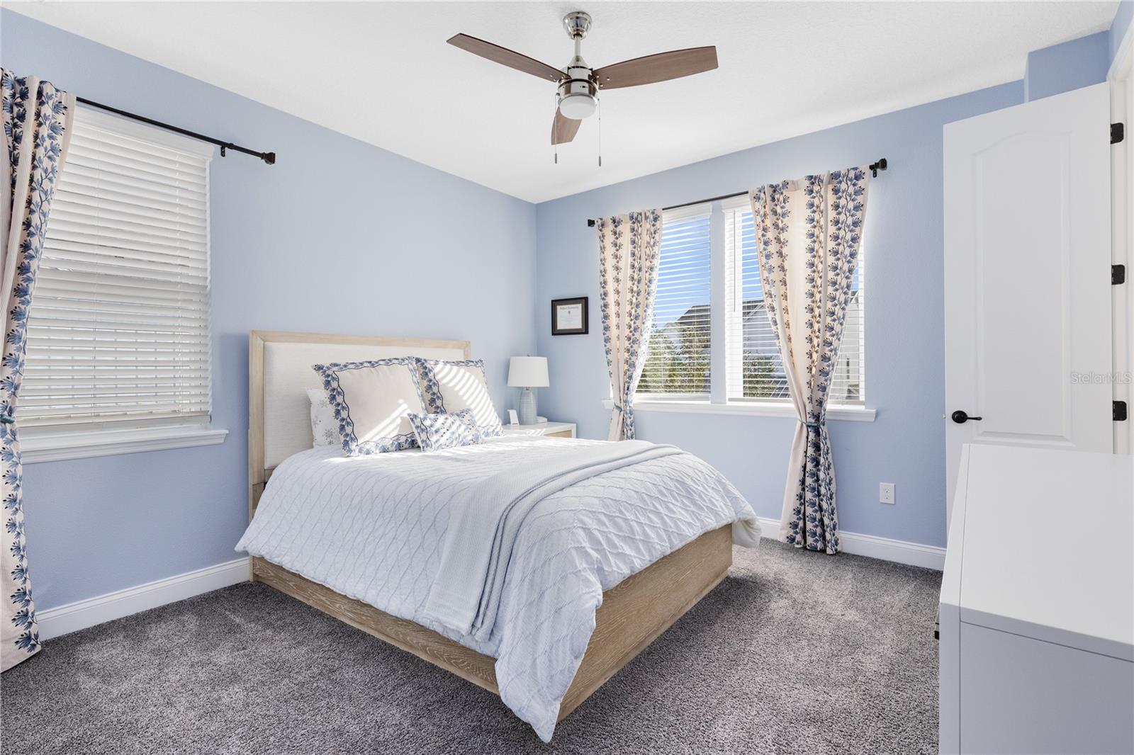 Image 25 of 53 For 13324 Stoddart Avenue