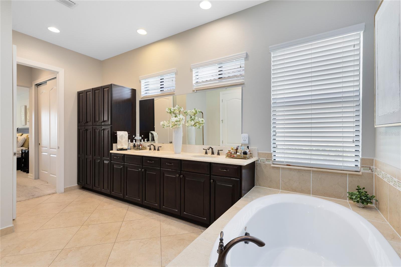 Image 22 of 55 For 10331 Middlewich Drive