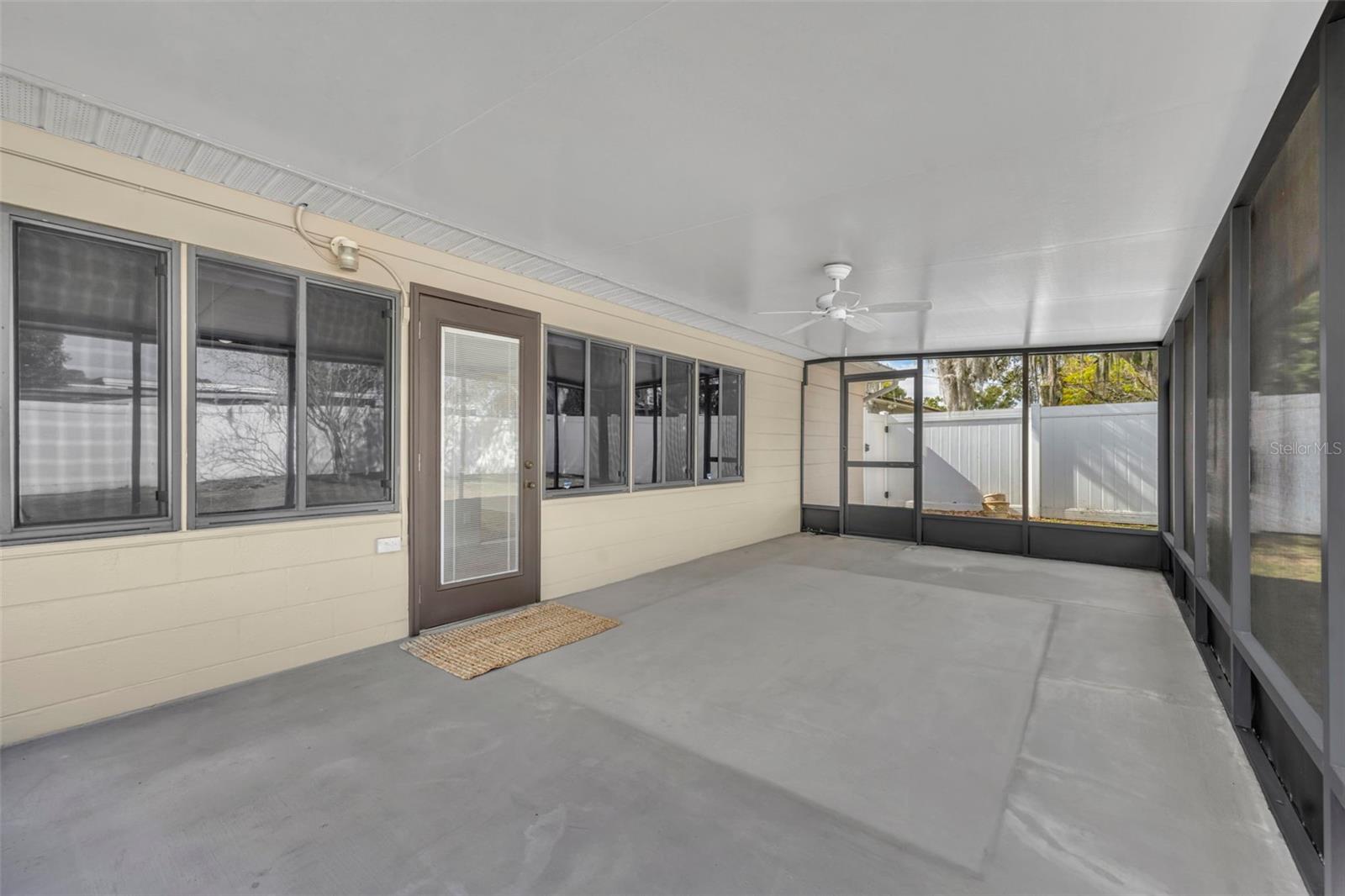 Listing photo id 22 for 945 Sherrington Road