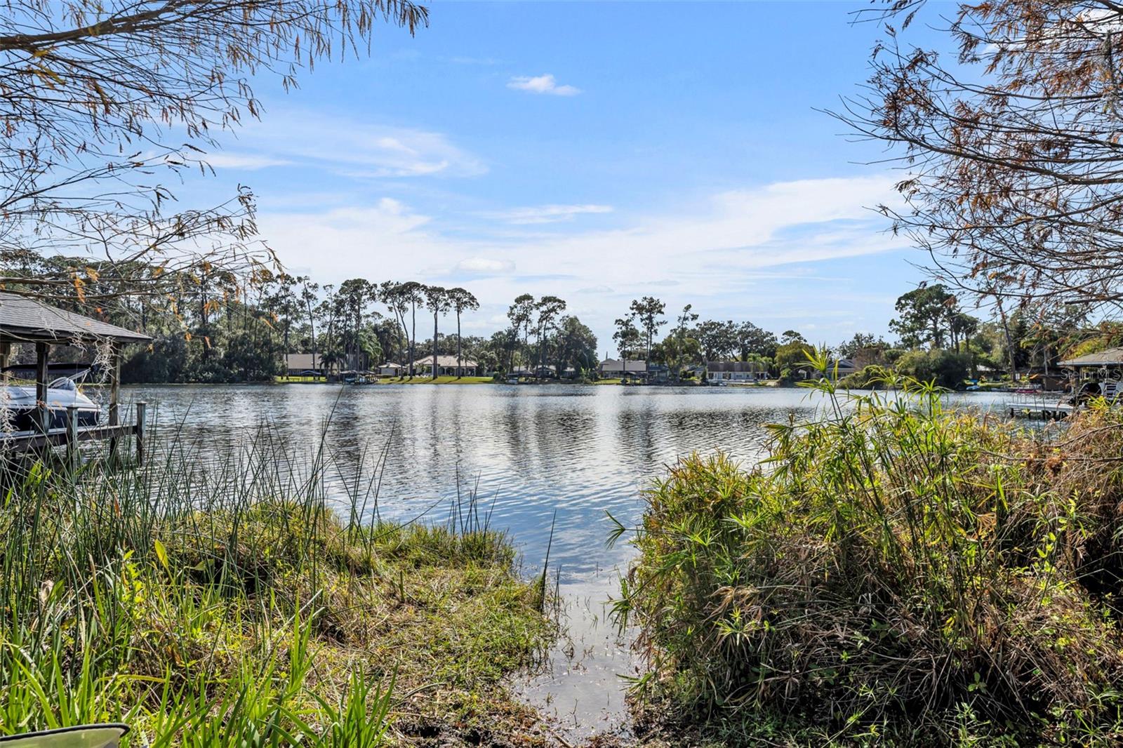 Listing photo id 30 for 945 Sherrington Road