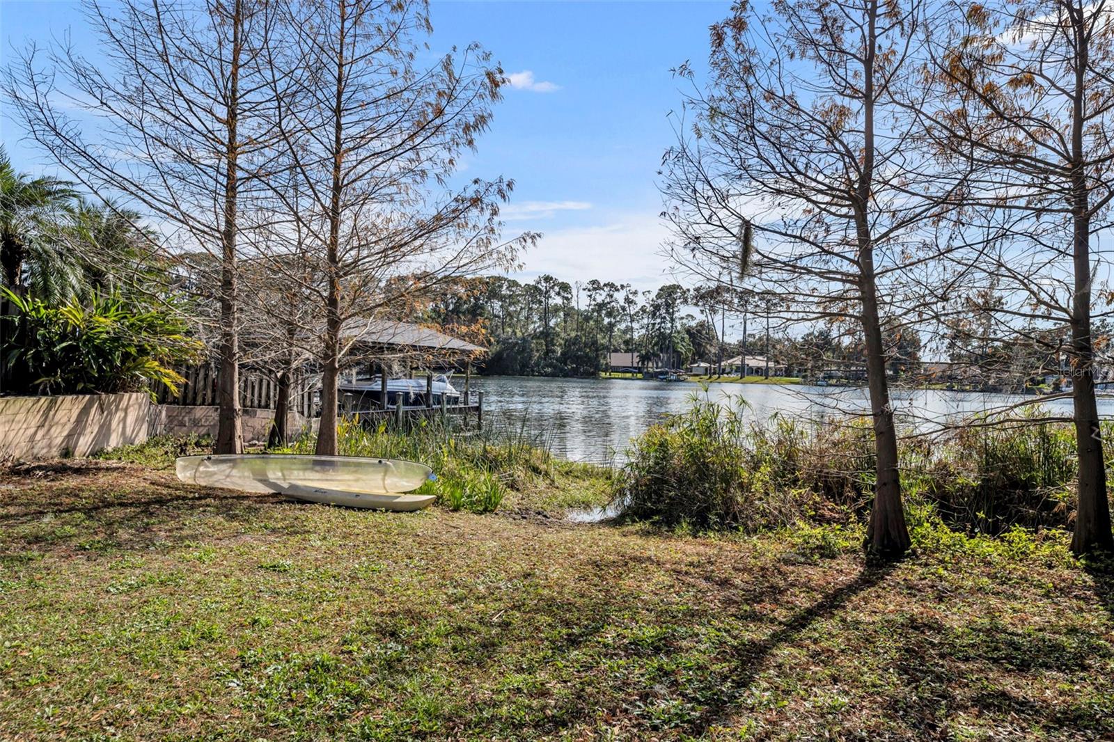 Listing photo id 31 for 945 Sherrington Road