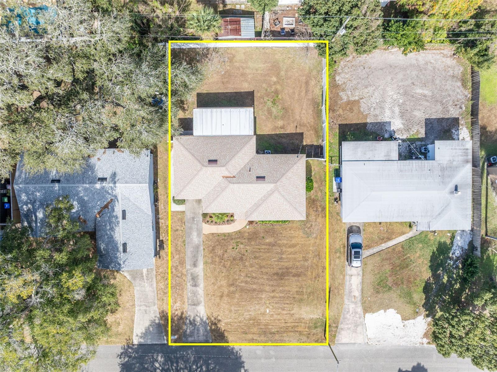 Listing photo id 33 for 945 Sherrington Road