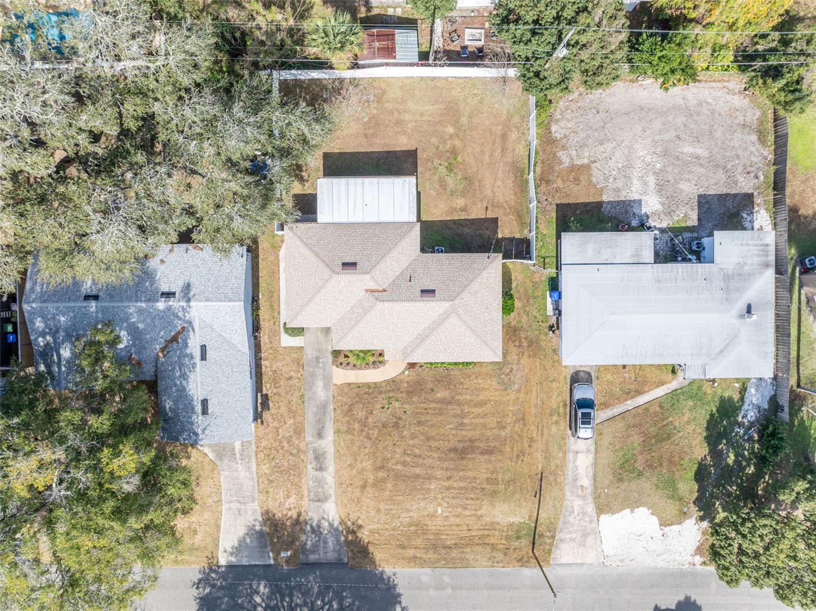 Listing photo id 34 for 945 Sherrington Road