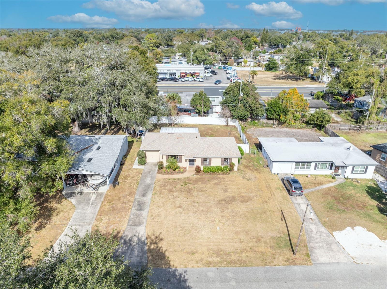 Listing photo id 36 for 945 Sherrington Road