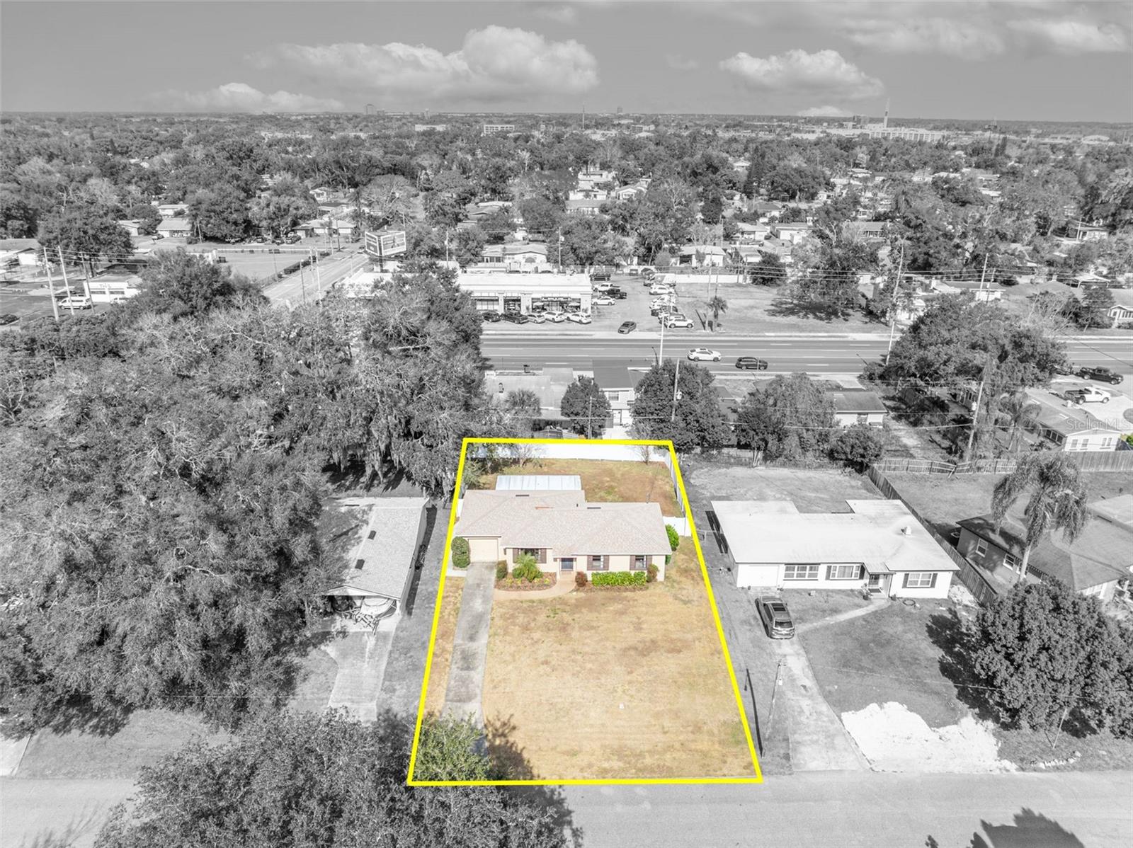 Listing photo id 37 for 945 Sherrington Road