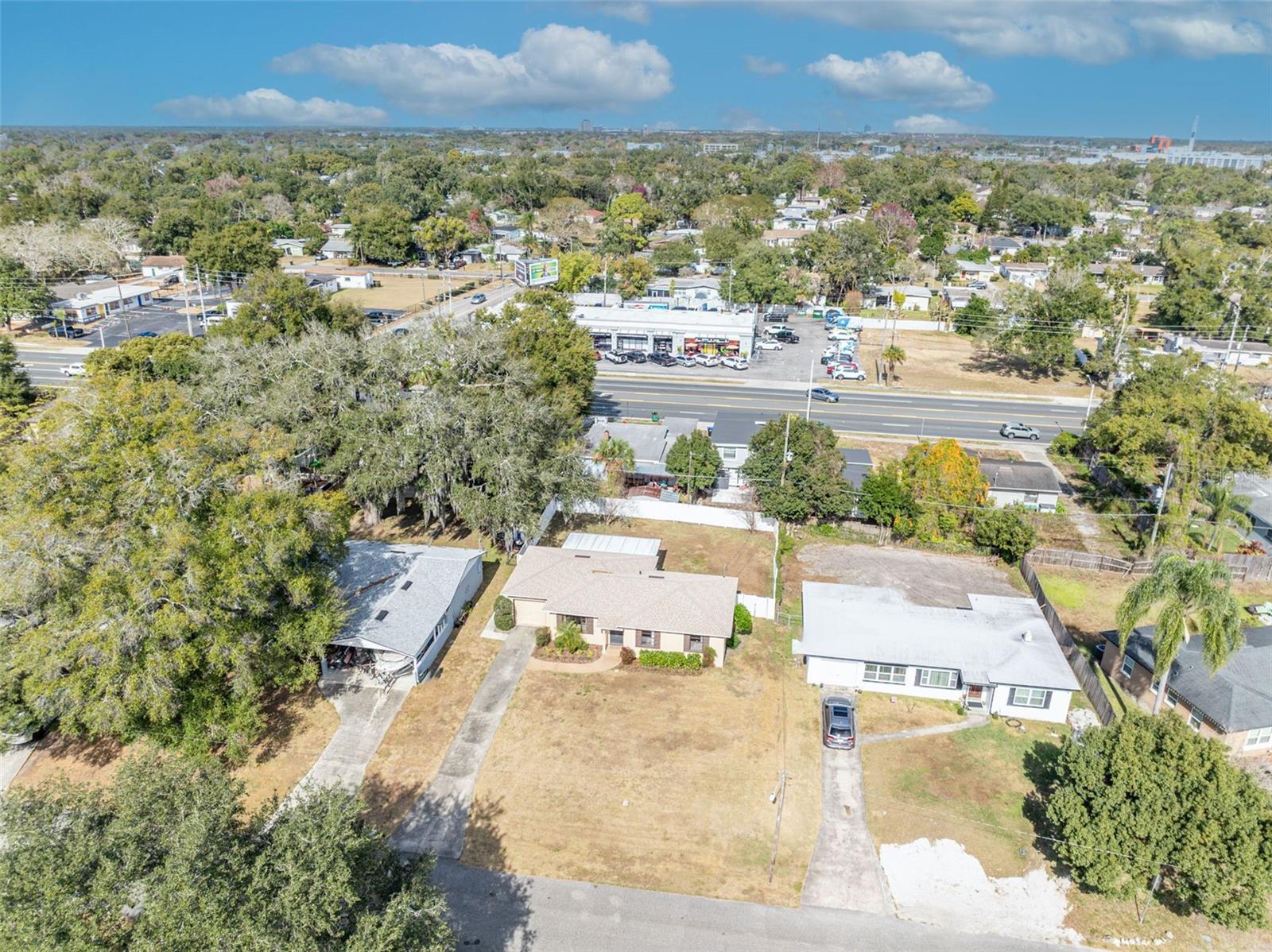 Listing photo id 42 for 945 Sherrington Road