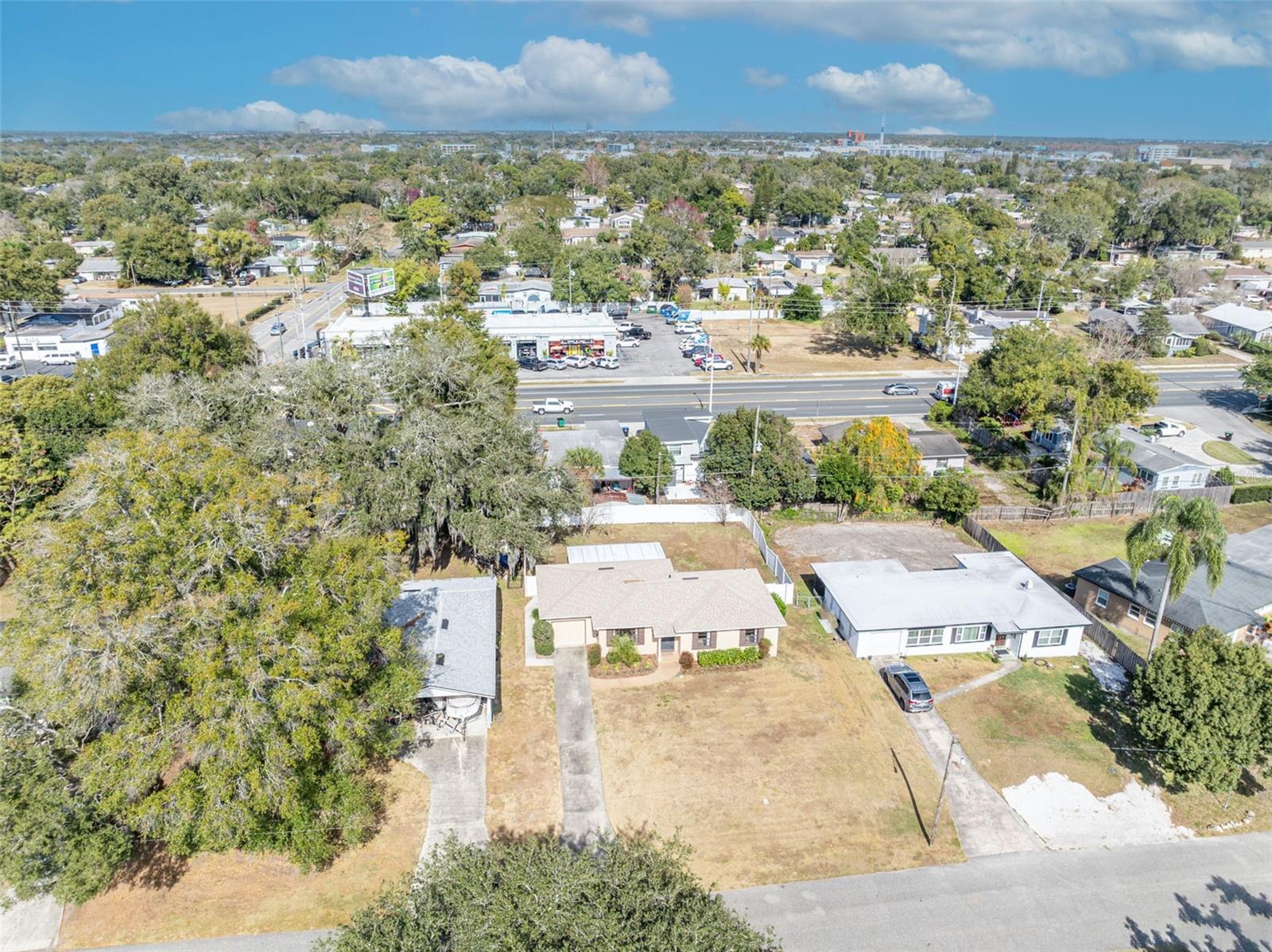 Listing photo id 43 for 945 Sherrington Road