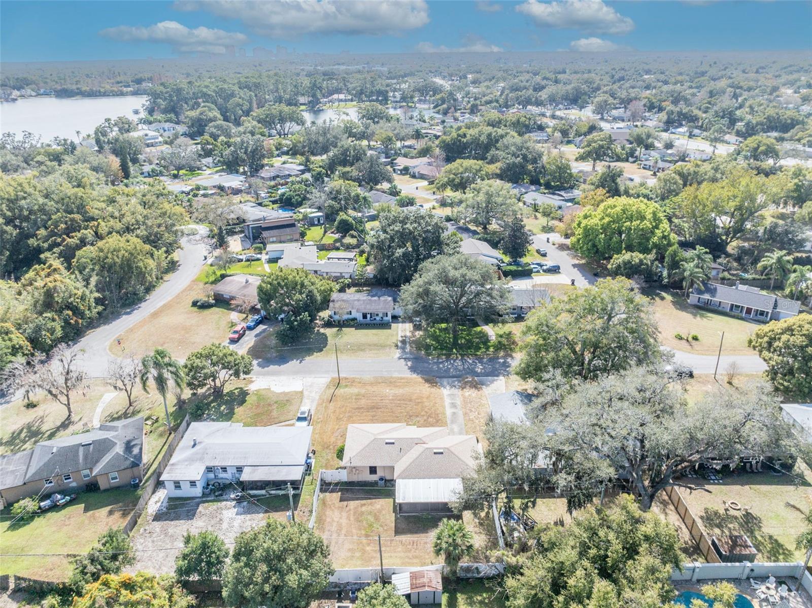 Listing photo id 50 for 945 Sherrington Road