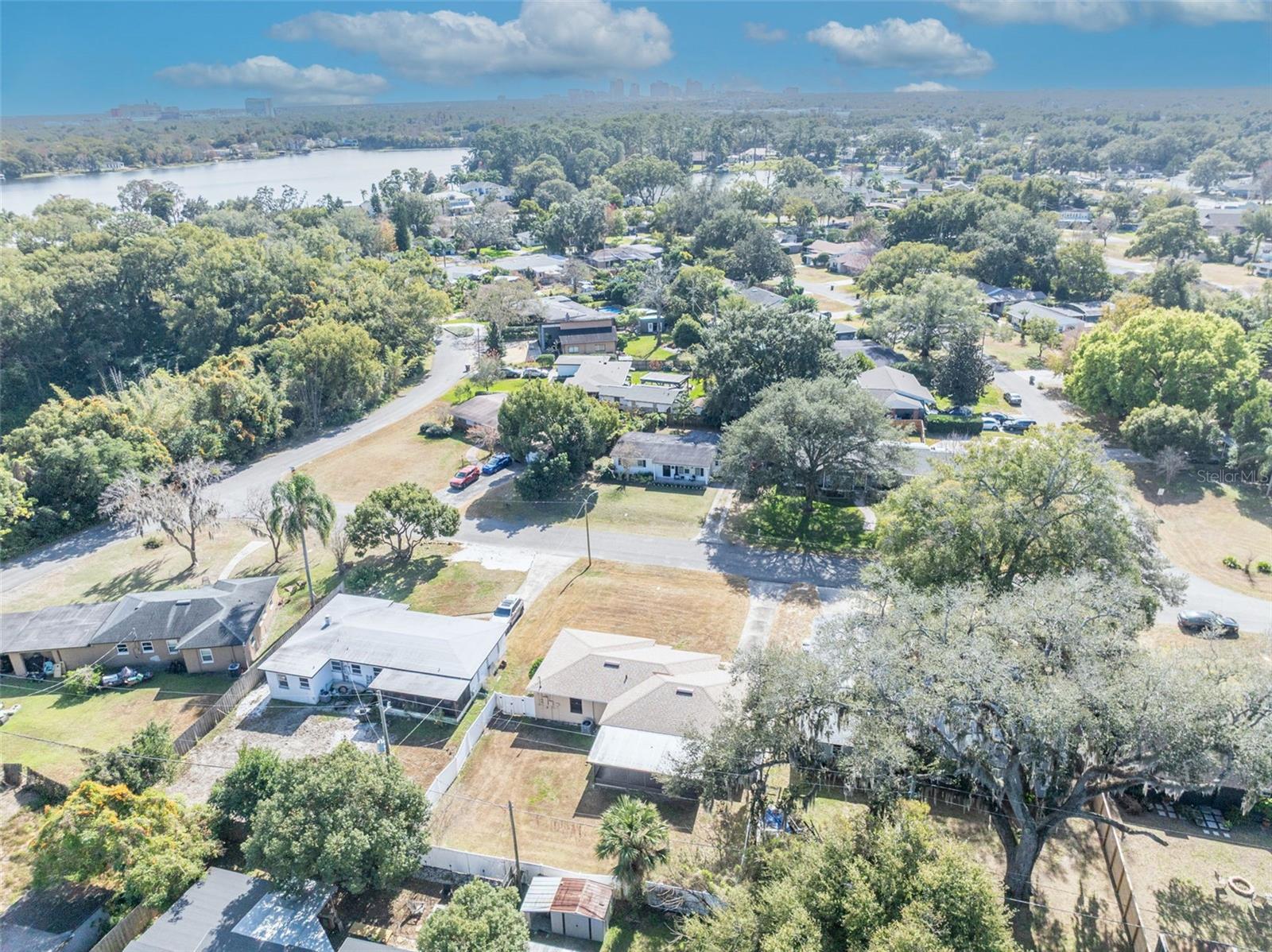 Listing photo id 52 for 945 Sherrington Road