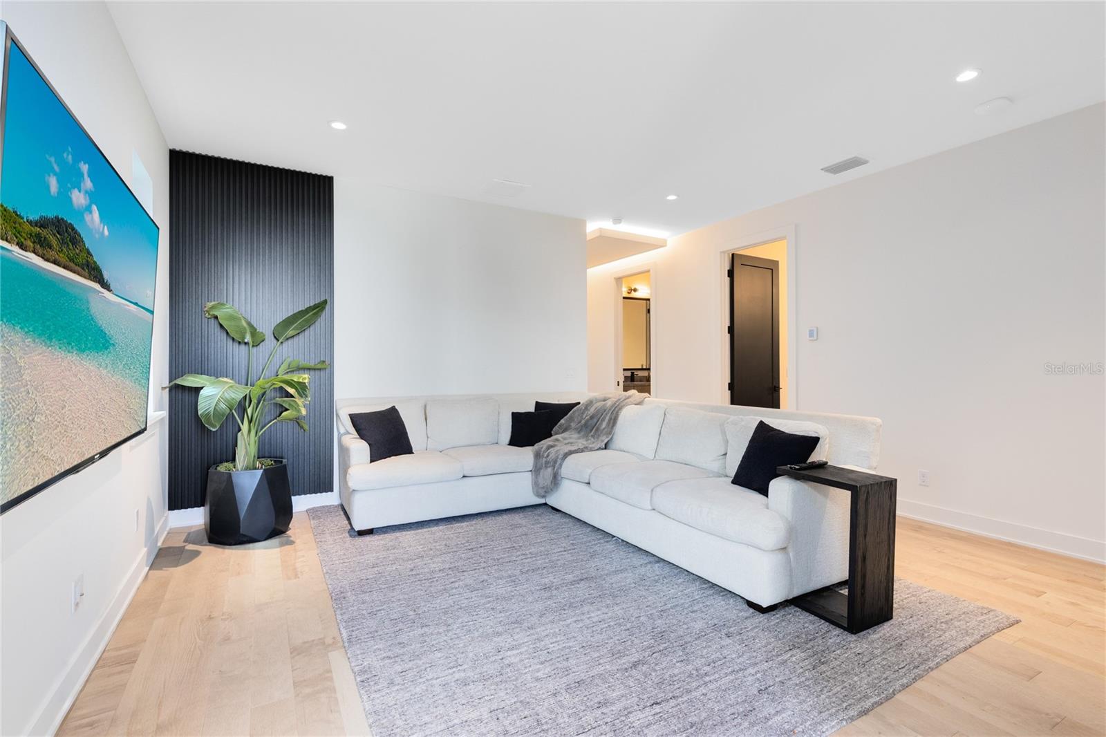 Image 10 of 54 For 8351 Edelman Lane