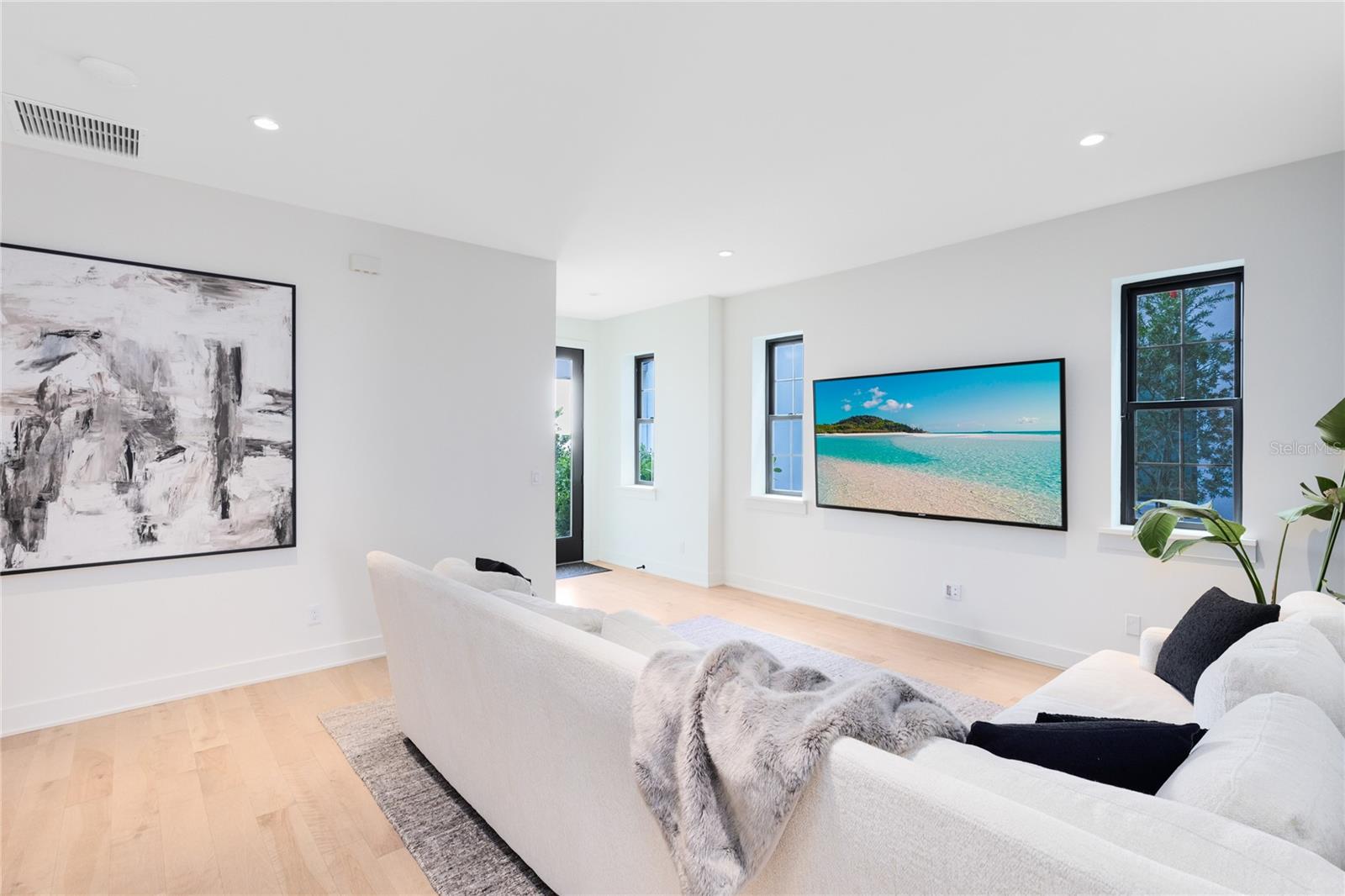 Image 12 of 54 For 8351 Edelman Lane