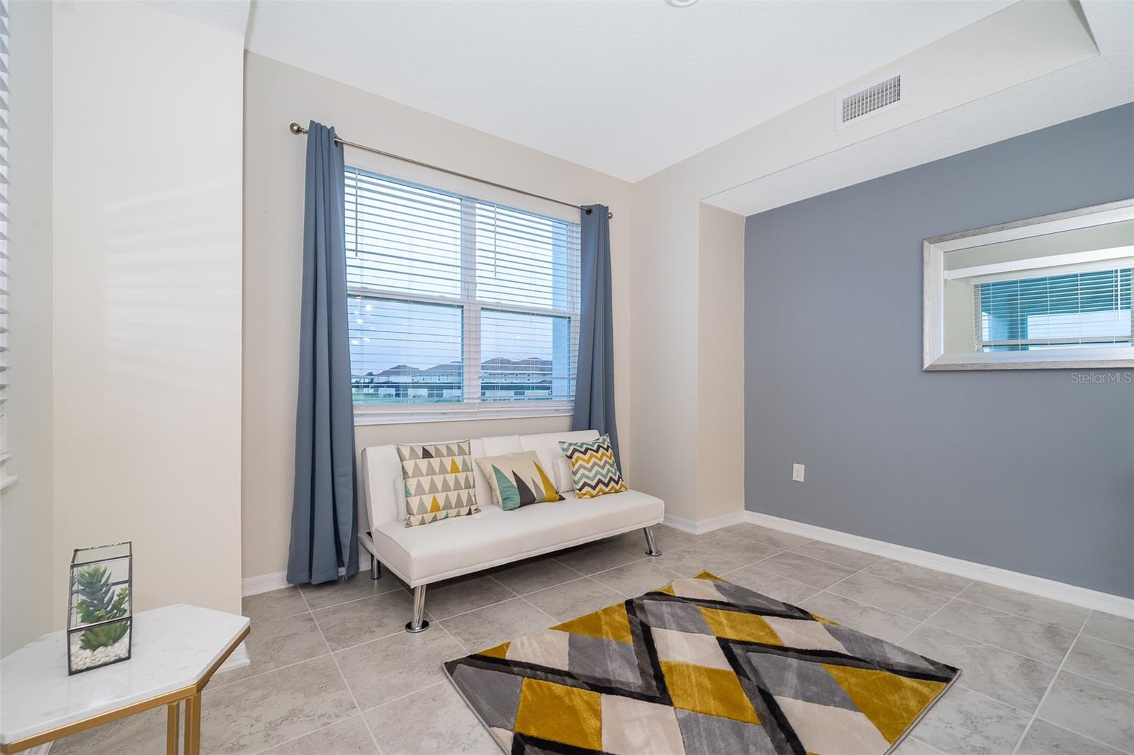 Image 11 of 30 For 3131 Paradox Circle 202