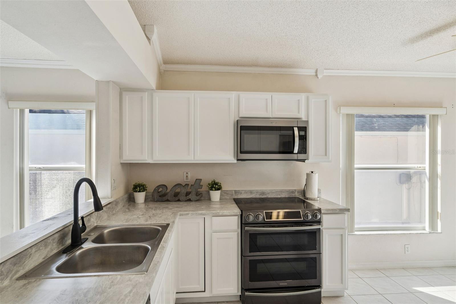 Image 17 of 77 For 3817 Doune Way