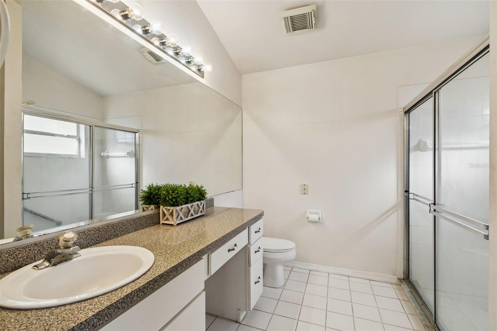 Image 21 of 77 For 3817 Doune Way