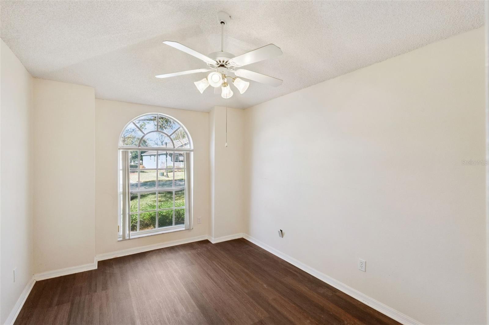 Image 23 of 77 For 3817 Doune Way