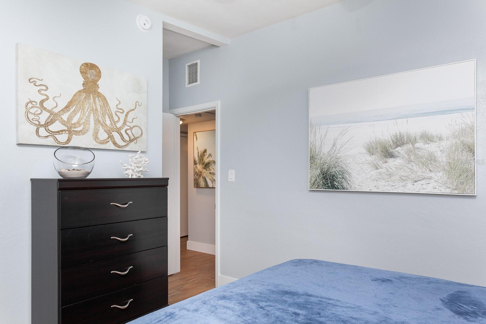 Image 12 of 39 For 407 Crystal Lake Street