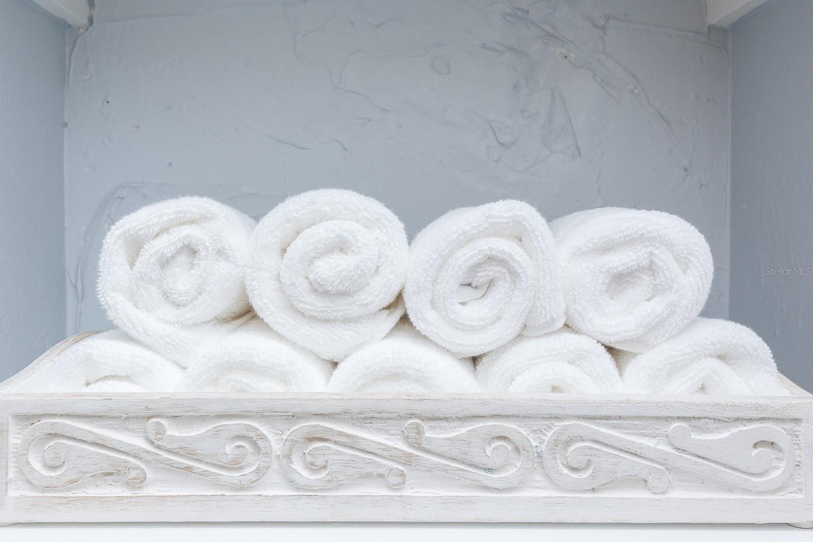 Image 18 of 39 For 407 Crystal Lake Street