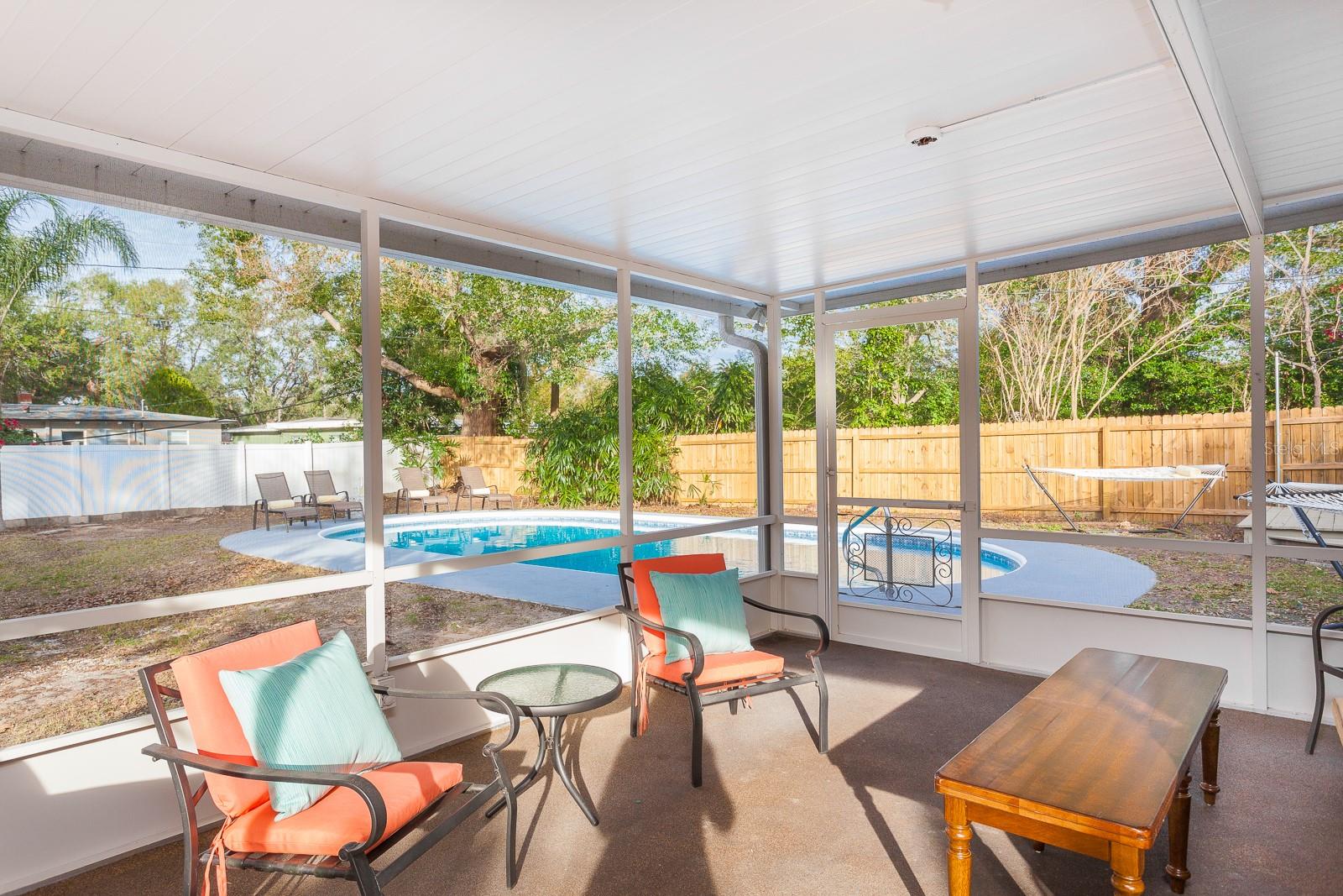 Image 20 of 39 For 407 Crystal Lake Street