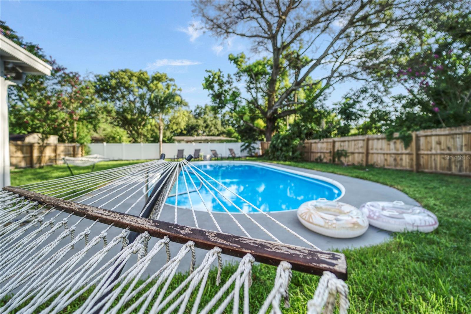 Image 26 of 39 For 407 Crystal Lake Street