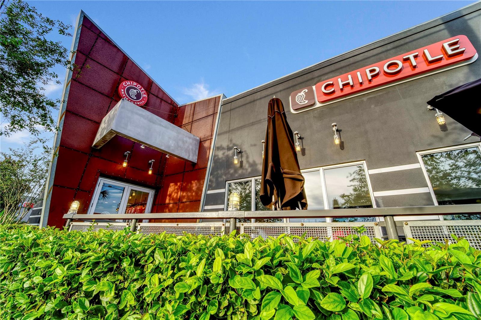 Image 32 of 39 For 407 Crystal Lake Street