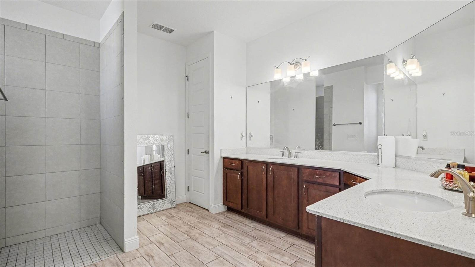 Image 21 of 26 For 8572 94th Circle